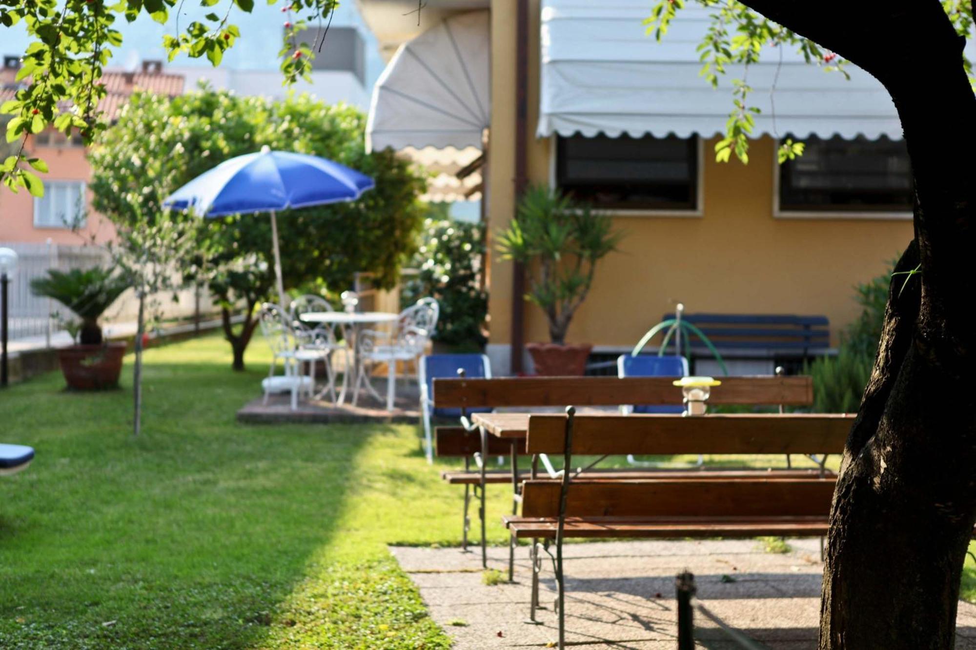 Hotel Villa Al Vento Torbole Sul Garda Exterior photo